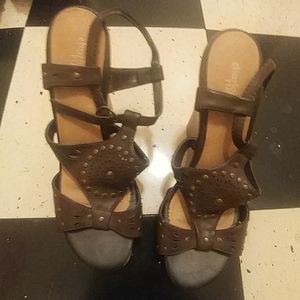 Brown wedges